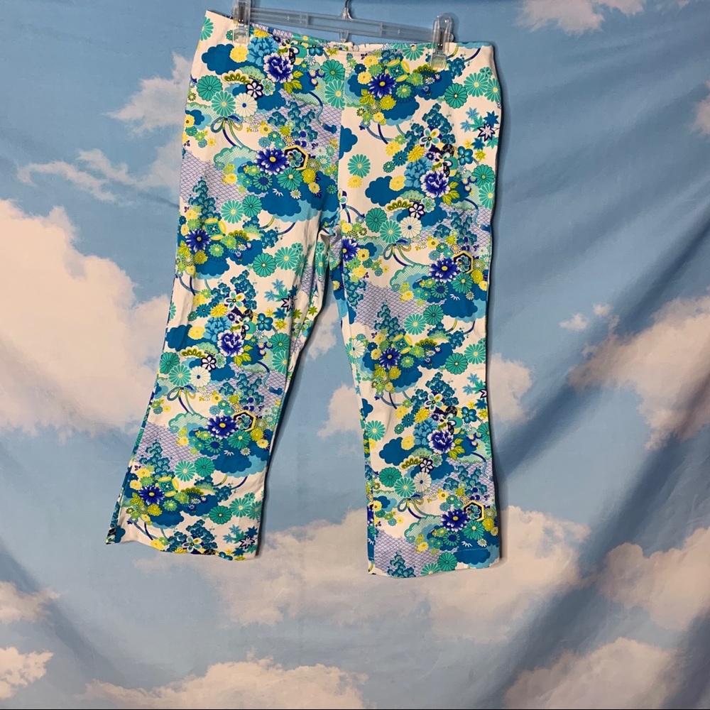 The Attic- Floral Print White Capri size 9
